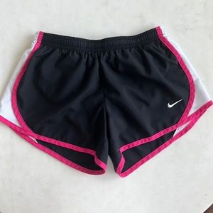 Nike black & pink built-in underwear key pocket athletic shorts, Small (girls)